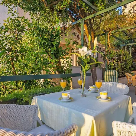 Rita Проманья